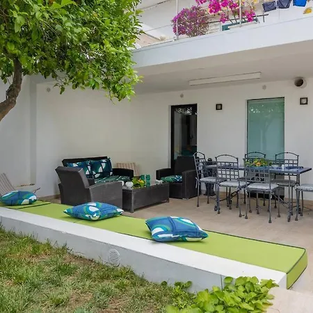Lemon House, *