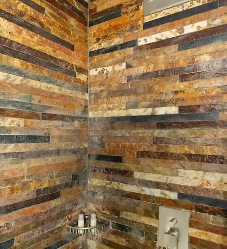 Lemon House, קאפרי